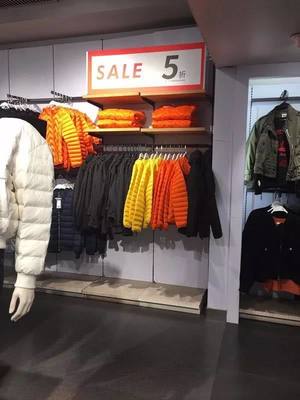 美邦五角場萬達店猜燈謎活動 潮流服飾與傳統文化完美邂逅